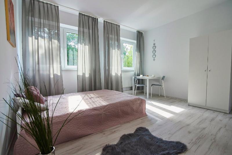 Regem Apartments Plonska — отель с удобствами в Варшаве