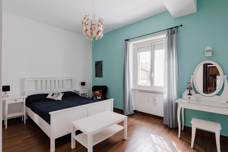 Scarfoglio Apartment, 4 persone, 2 camere, balcone, Wi-Fi, Stazione Tiburtina — комфортный отель в Риме