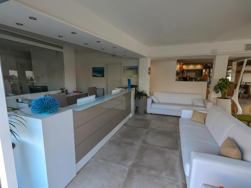 La Contessa a Santa Teresa: Lussuoso aparthotel vista mare