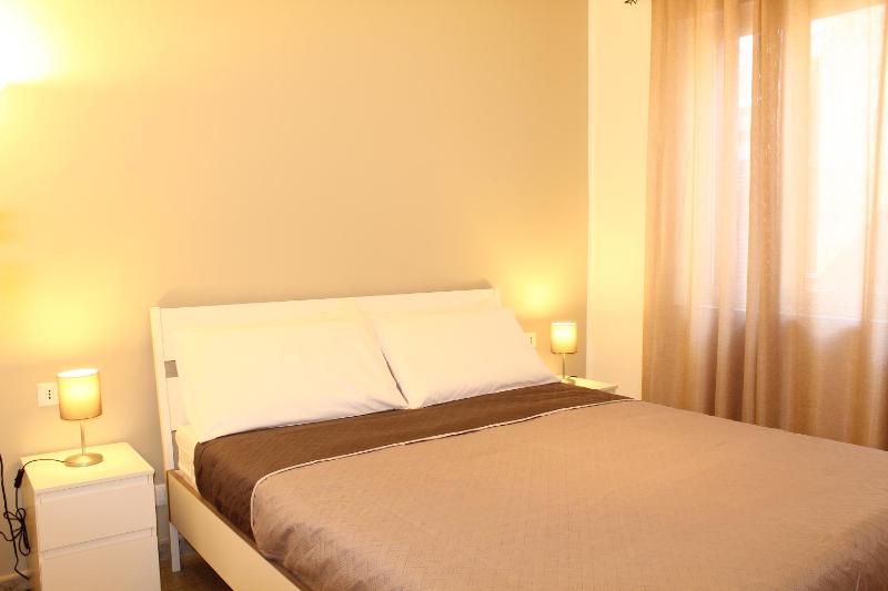 Cosmo Apartment — забронировать отель в Палермо