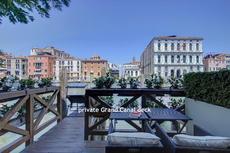 GranDELUX-Canal - BBC Venice Grand Tour 2024 recorded here! — комфортный отель в Венеции