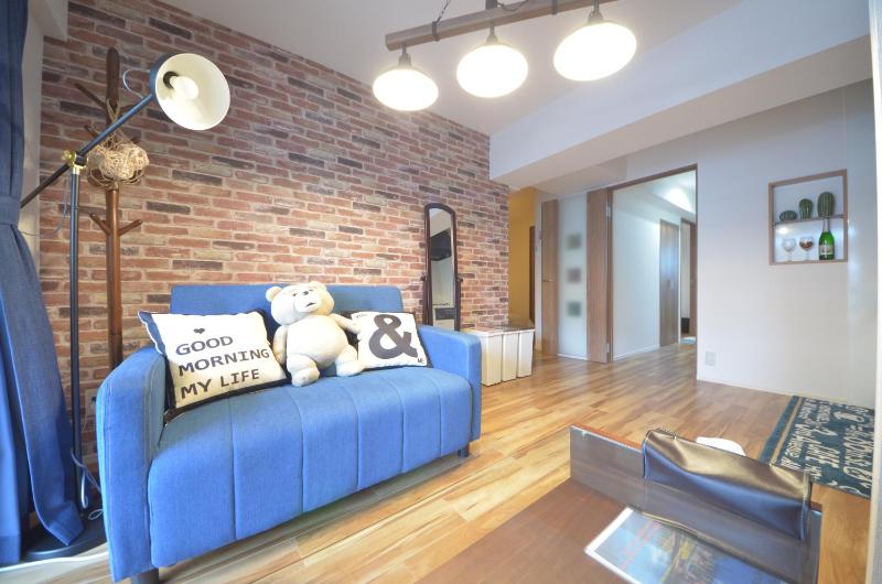 River Side Namba 400 — отель с удобствами в Осаке