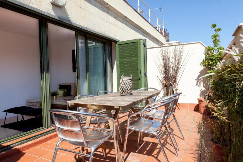 Plaza Catalunya City Center Apartments — комфортный отель в Барселоне