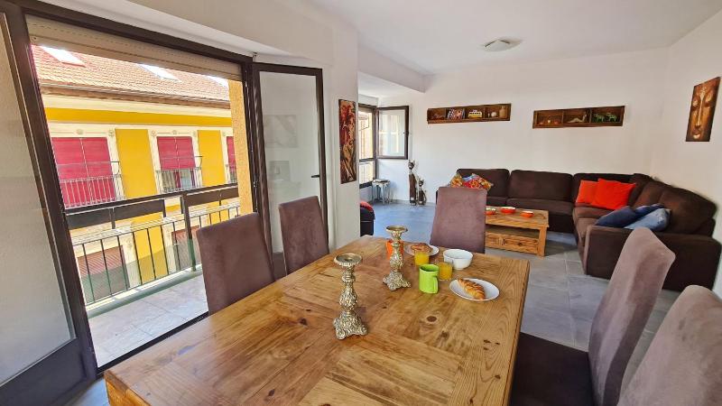 Attractive City Center Apartment — забронировать отель в Аликанте