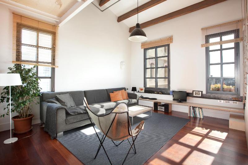 Beach Loft Duplex — отель с удобным расположением в Барселоне