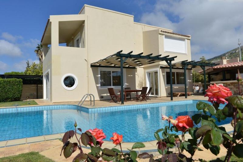 Beautiful Pool Villa Xenia in Anavissos, Athens — отель в Афины, Греция