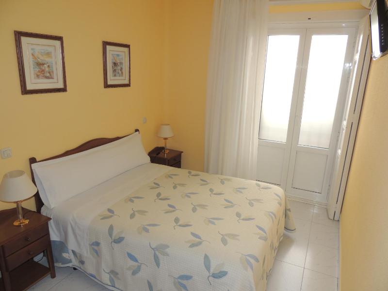 Цены на Hostal Gonzalo в Мадриде