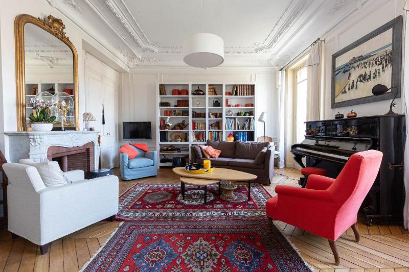 Veeve - Elegant Interiors in Bastille — отель с удобствами в Париже