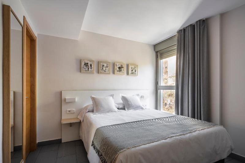 Mon Suites Carmen — отель с удобствами в Валенсии