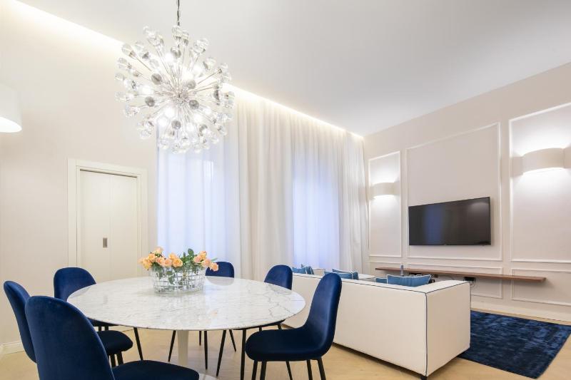 Luxury Blue Duomo by Mmega — забронировать отель в Флоренции