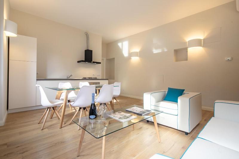 Ponte Vecchio White by Mmega — забронировать отель в Флоренции