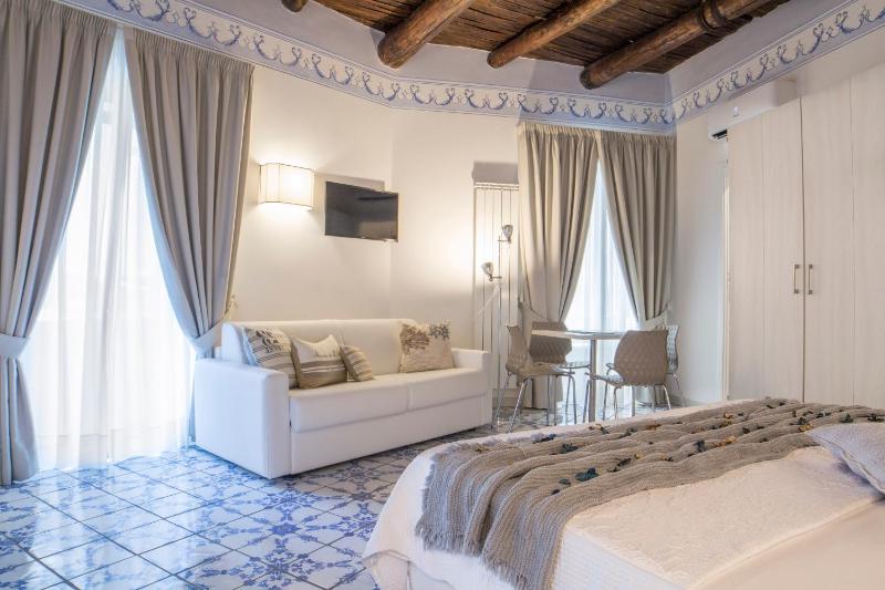 Цены на Morelli suite в Неаполе