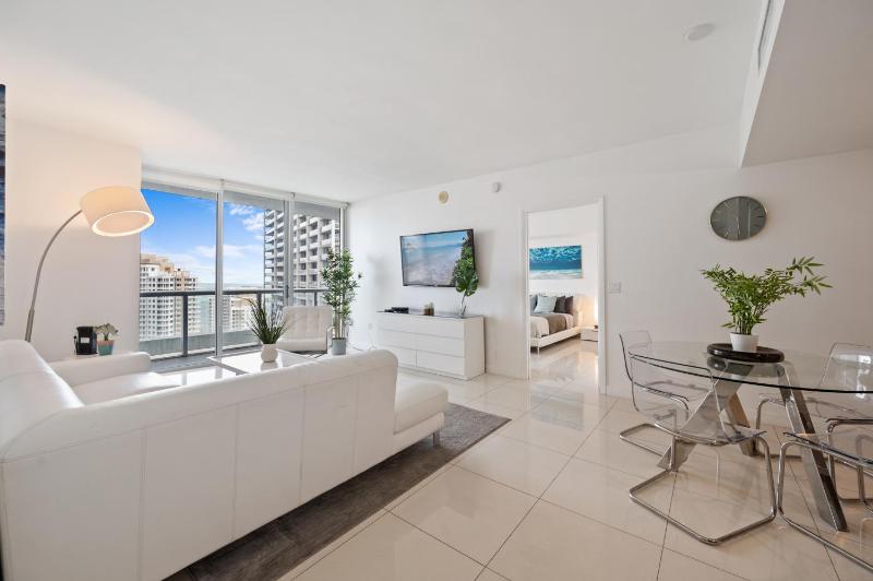 ICON BRICKELL-29th FLOOR OCEAN VIEWS-FREE SPA — отель с удобствами в Майами