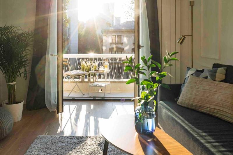 Bright Apartment - Top Location - City Balcony — отель в Бухаресте, Румыния