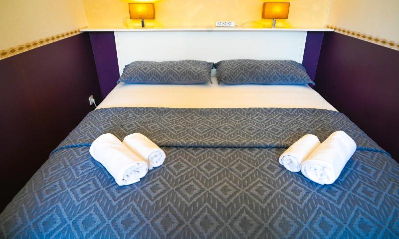 Hideaway Apartment Augarten — отель с удобным расположением в вене