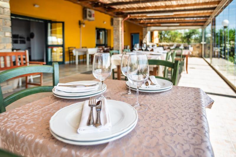 Cuaddus e Tellas a Nuragus - Accogliente B&B tipico