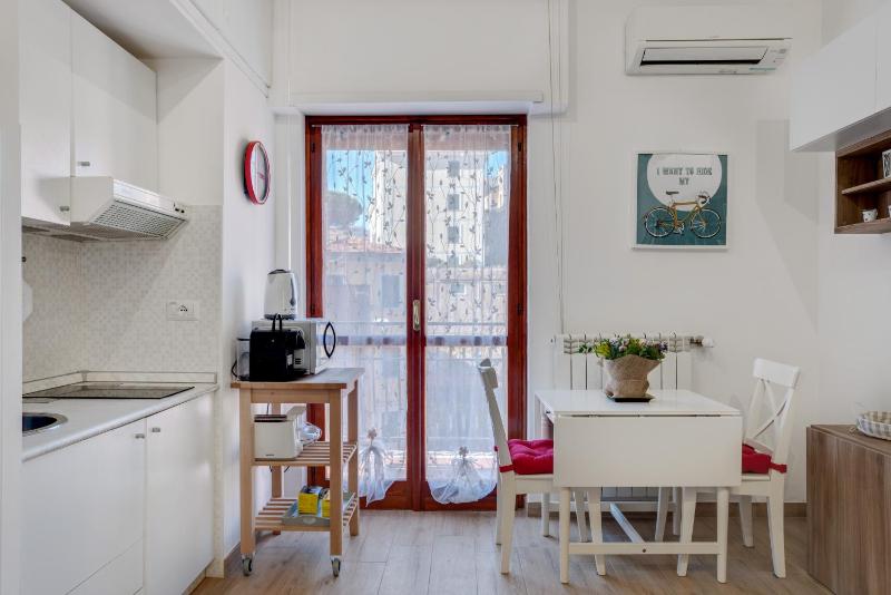 Walking distance from San Pietro — отель с удобным расположением в Риме