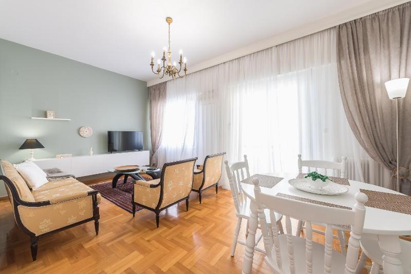 Sophisticated Family House With Acropolis View — отель в Афины, Греция