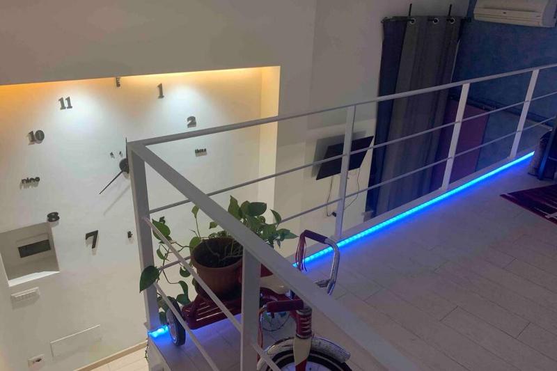 Small mezzanine apartment Colosseo — забронировать отель в Риме