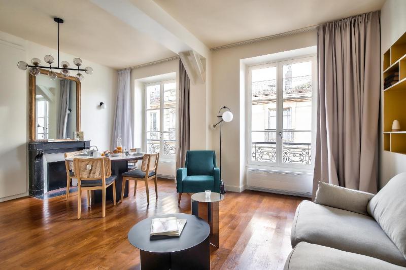 The Perfect Parisian Flat Bd St-Germain - Mid Term — отель в Париже, Франция