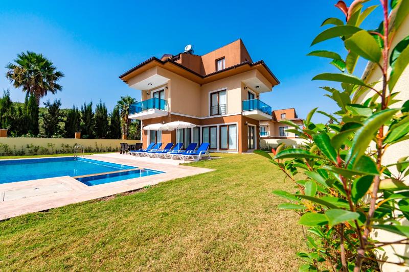 Seven 7 - 3 Bedroom Brand New Holiday Villa in Hisaronu — отель в Фетхие, Турция