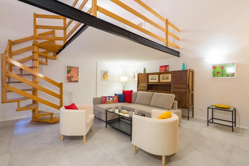 CasaNa on Christmas Alley by Napoliapartments — отель с удобствами в Неаполе