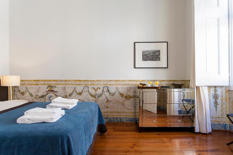 Цены на Correeiros downtown Duplex & Deluxe Apartment в Лиссабоне