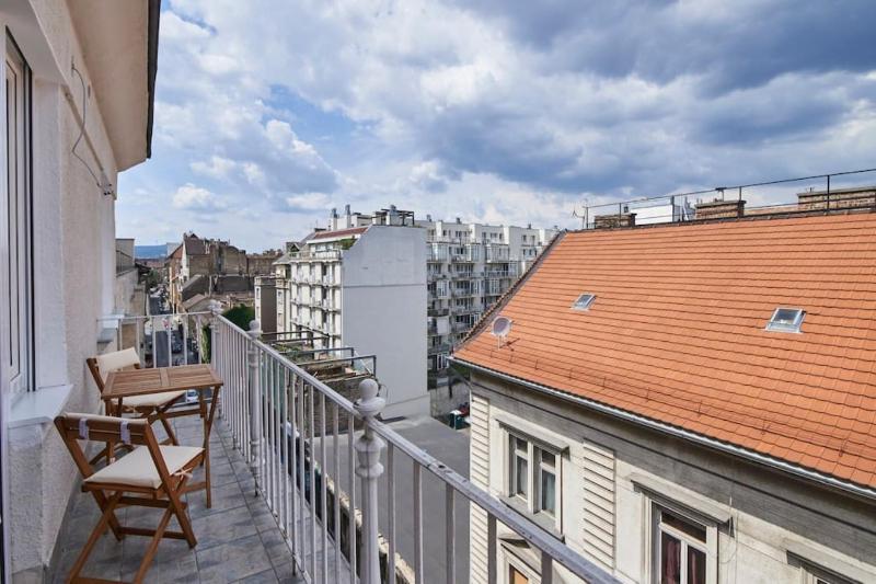 ORANGEHOMES Fantastic 3 bedrooms apartment Dohany street — отзывы гостей и цены