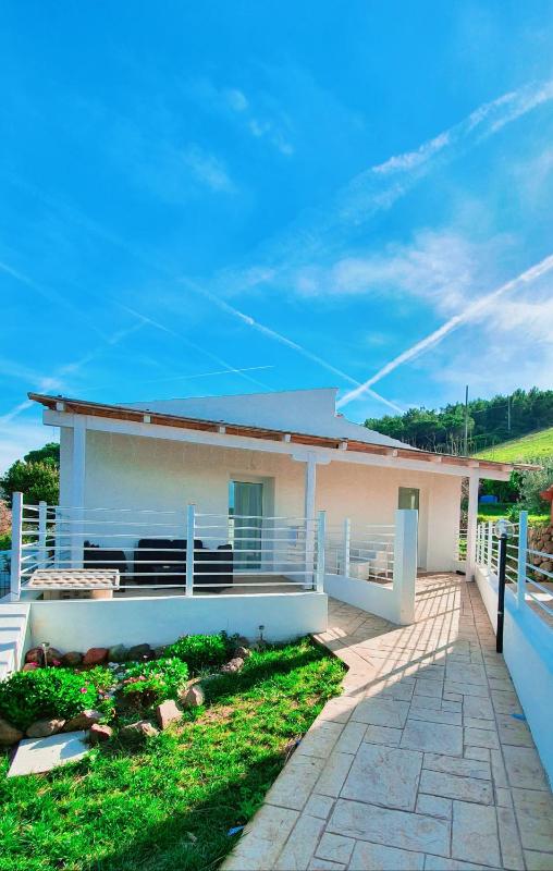 JANAS Country House a Castelsardo - Rilassante B&B con giardino