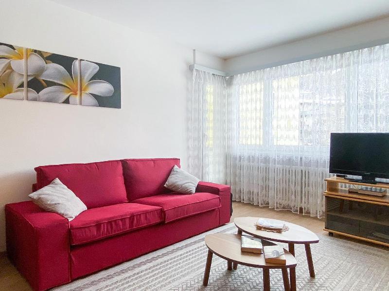 Цены на Zentrale Wohnung in St. Moritz mit grossem Balkon в Санкт-Морице