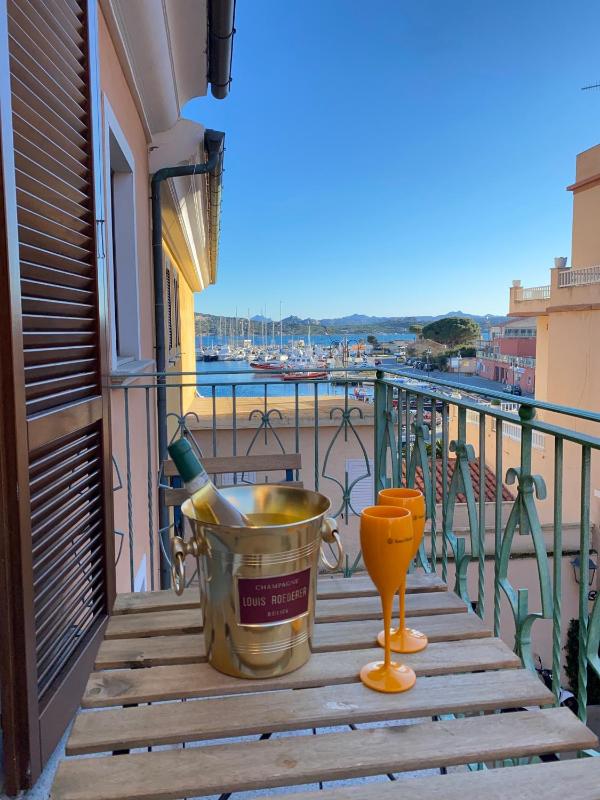 Cala Gavetta a La Maddalena - Suggestivo loft vista porto