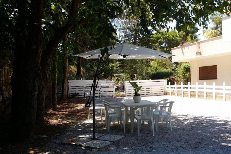 Appartamento in villa con giardino, vicino al mare — отзывы гостей и цены