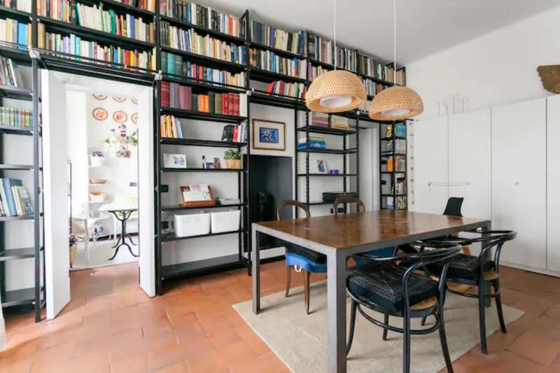 Porta Ticinese Cozy Apartment con Balcone — отель в Милане, Италия