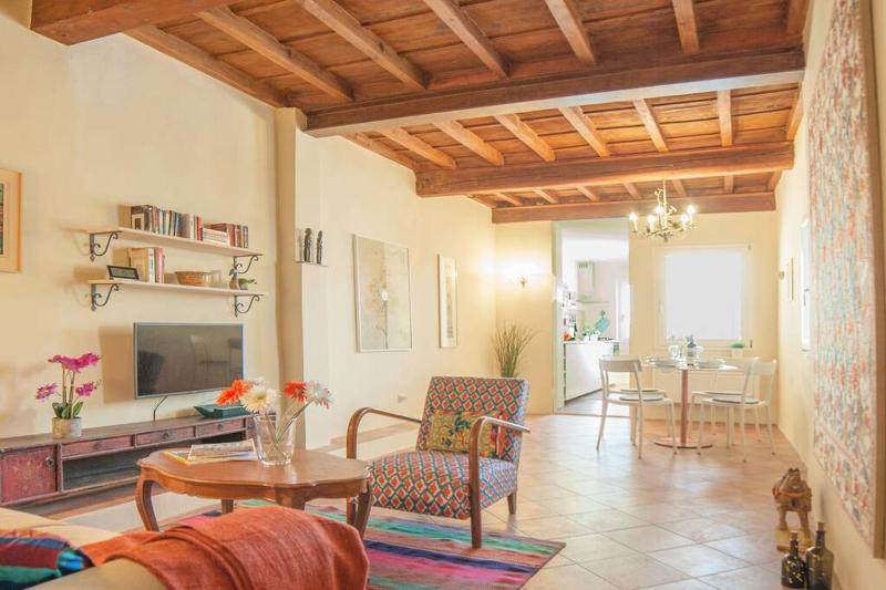 Cozy Macci flat 4 people near Santa Croce Square — отель с удобствами в Флоренции