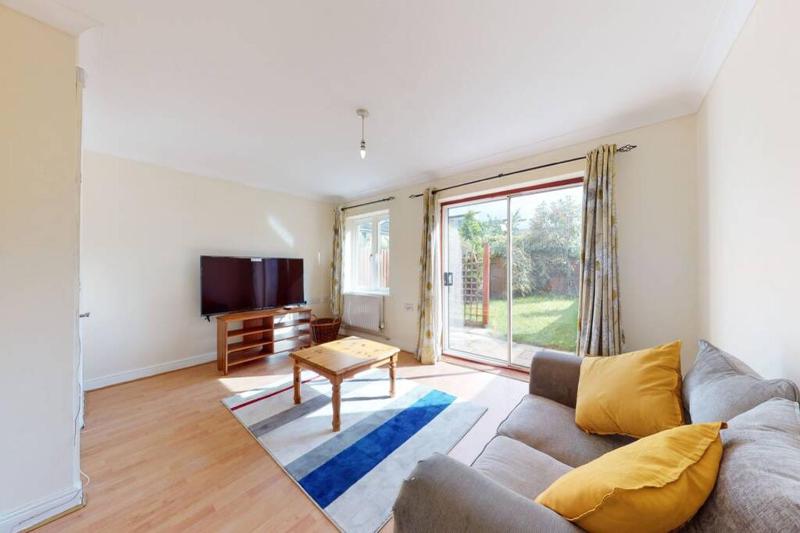 Super 2 bed House wPrivateParking&PrivateGarden — отель в Лондоне, Соединенное Королевство