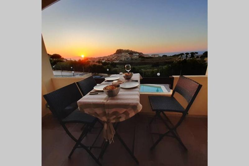 Mare e Tramonti a Castelsardo - Casa con piscina