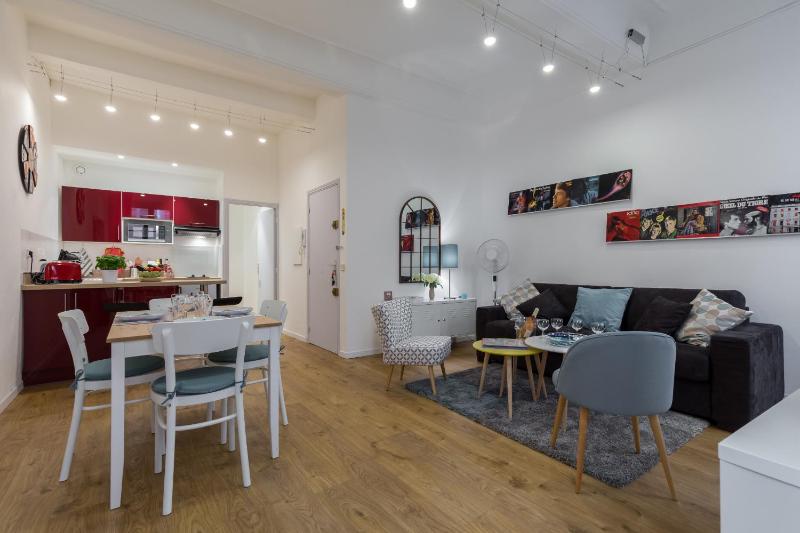 Large one bedroom flat in the Old Town — отель в Николь, Франция