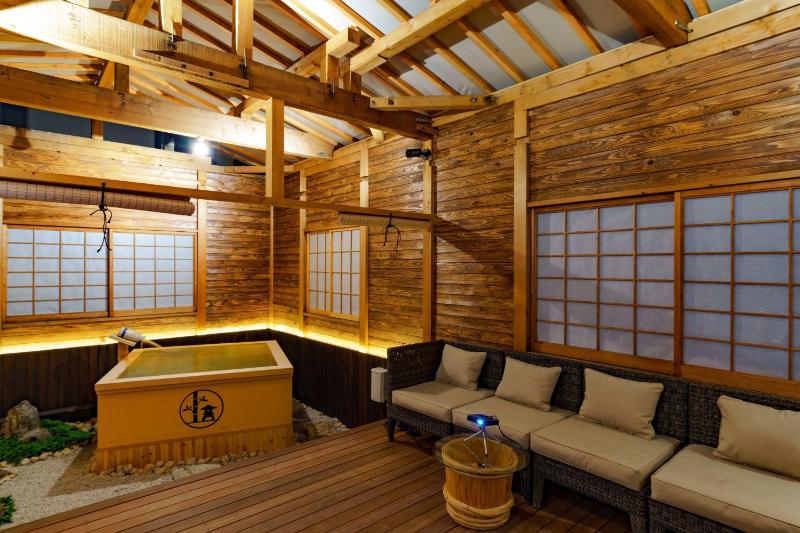 Now and then old villa Shinsaibashi sky garden cyp - Vacation STAY 24603v — забронировать отель в Осаке