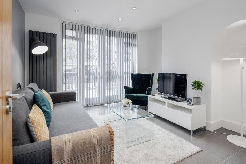 Цены на Luxury Chic Apartment near Canary Wharf, Excel, O2 & Stratford в Лондоне