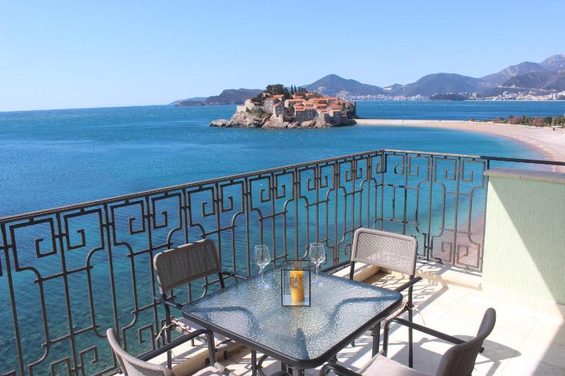 Апартаменты Sveti Stefan NR — отель с удобствами в Будва