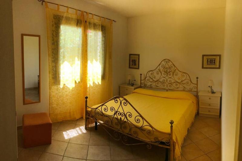 Residenza del Sole a Valledoria - Spazioso alloggio con giardino
