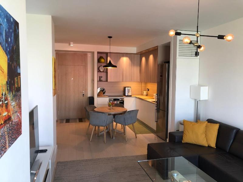 Belgrade Waterfront Magnolia - Lux and cozy 1 Bed — отель с удобным расположением в Белграде