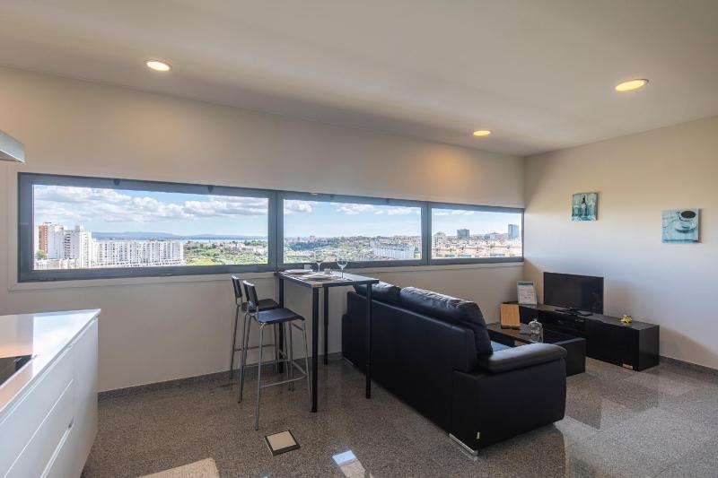 Цены на LovelyStay - Trendy 1BDR apartment w/ river view в Лиссабоне