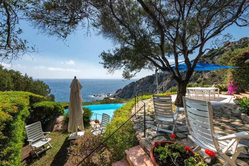 Villa Mistral a Maracalagonis - Lussuosa villa con piscina