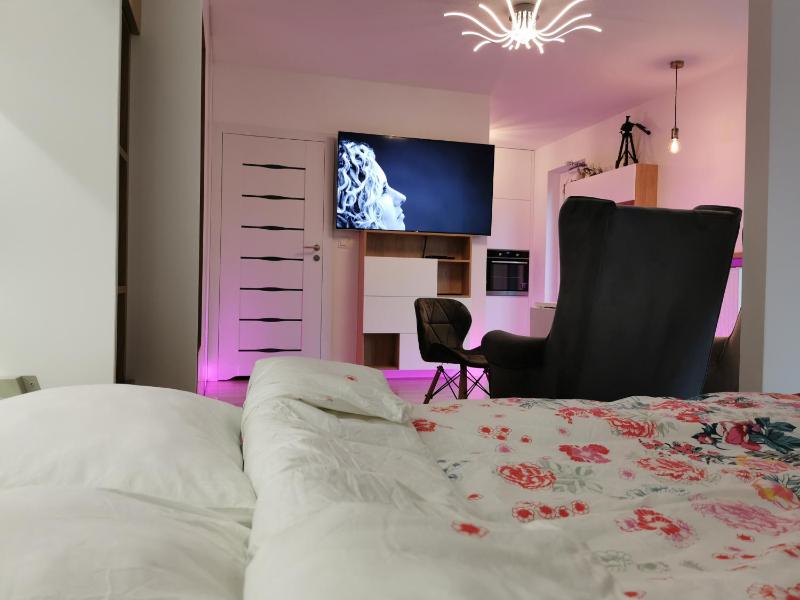 LUXURY APARTMENT — отель с удобствами в Варшаве