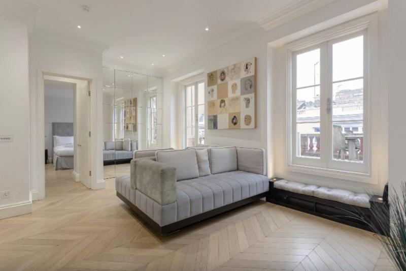 Цены на Elegant 1 Bedroom Apartment in South Kensington в Лондоне