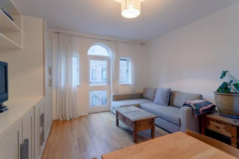 Beautiful 1 Bedroom Apartment in Notting Hill — отель с удобным расположением в Лондоне