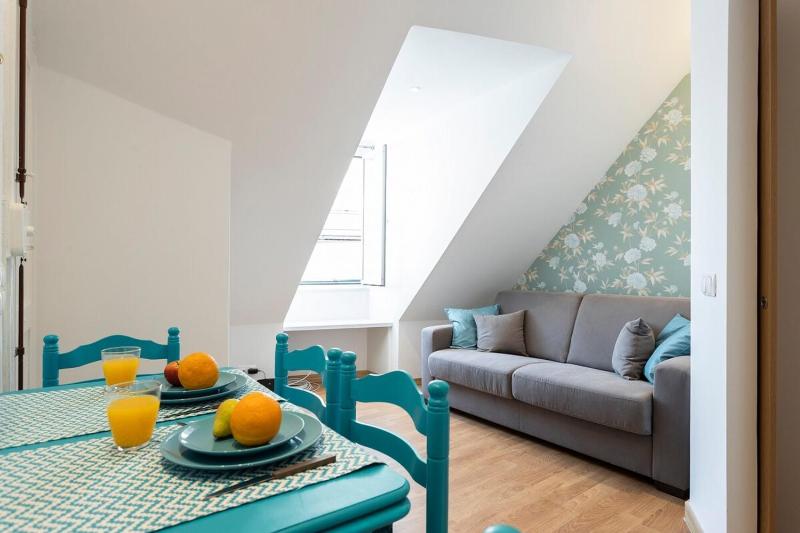 Bright 1 Bedroom Apartment in the Heart of Sunny Lisbon — комфортный отель в Лиссабоне
