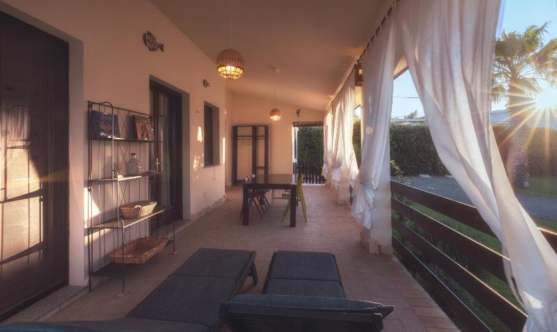 Casa Fiore a Pula - Oasi rustica con terrazza solarium