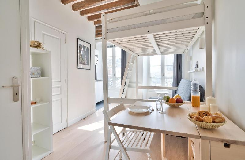 Stylish Mezzanine Studio in the Heart of Paris 3F — отзывы гостей и цены